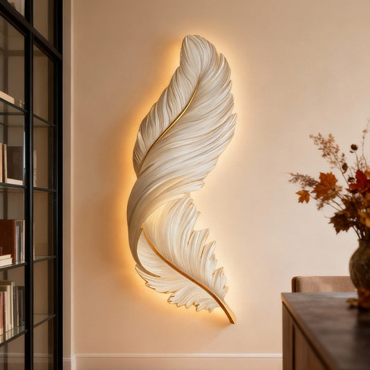 Lámpara de pared LED con diseño de pluma esculpida