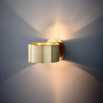 Aplique de pared de metal minimalista Kelvora