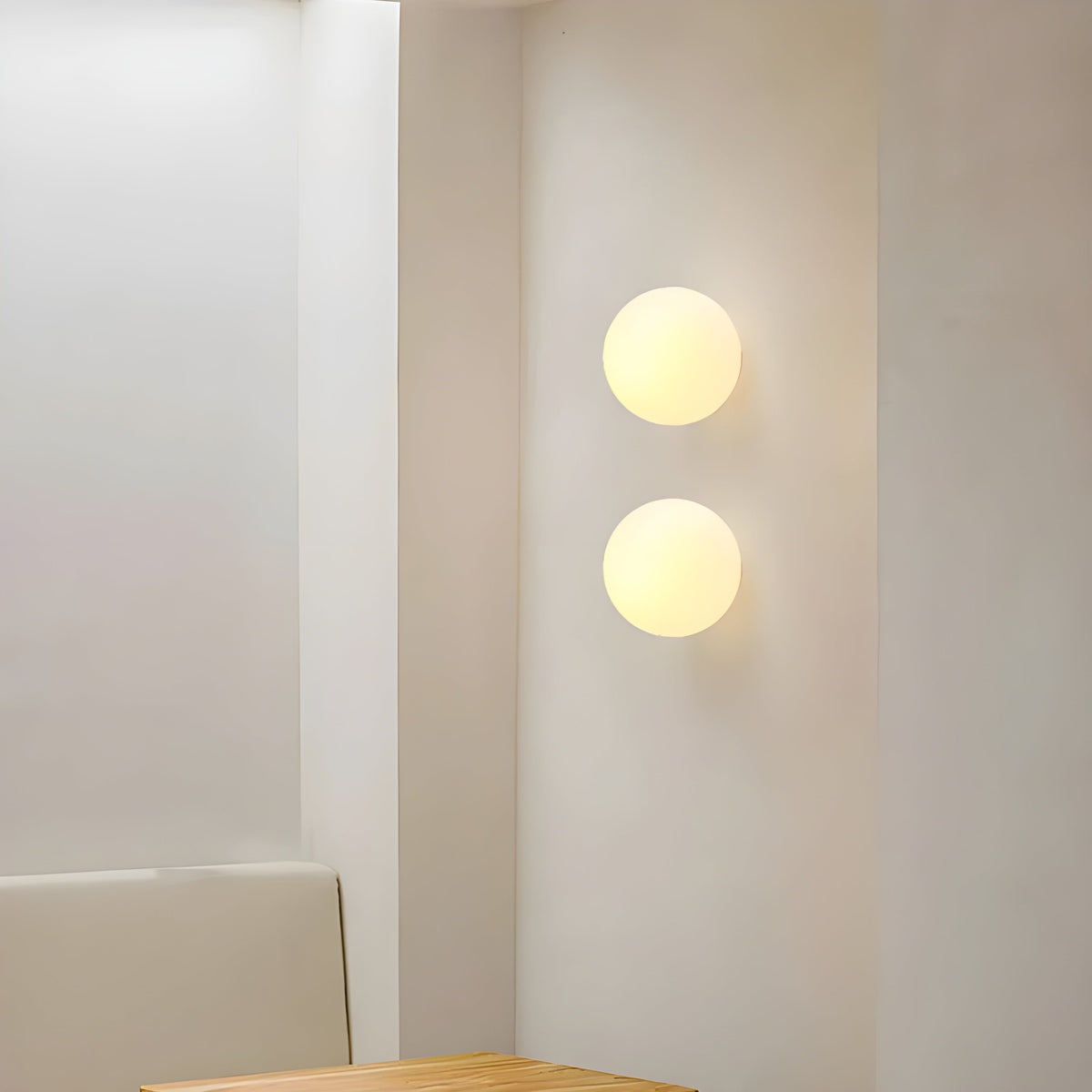 Lámpara de pared Orbelle minimalista de vidrio esmerilado