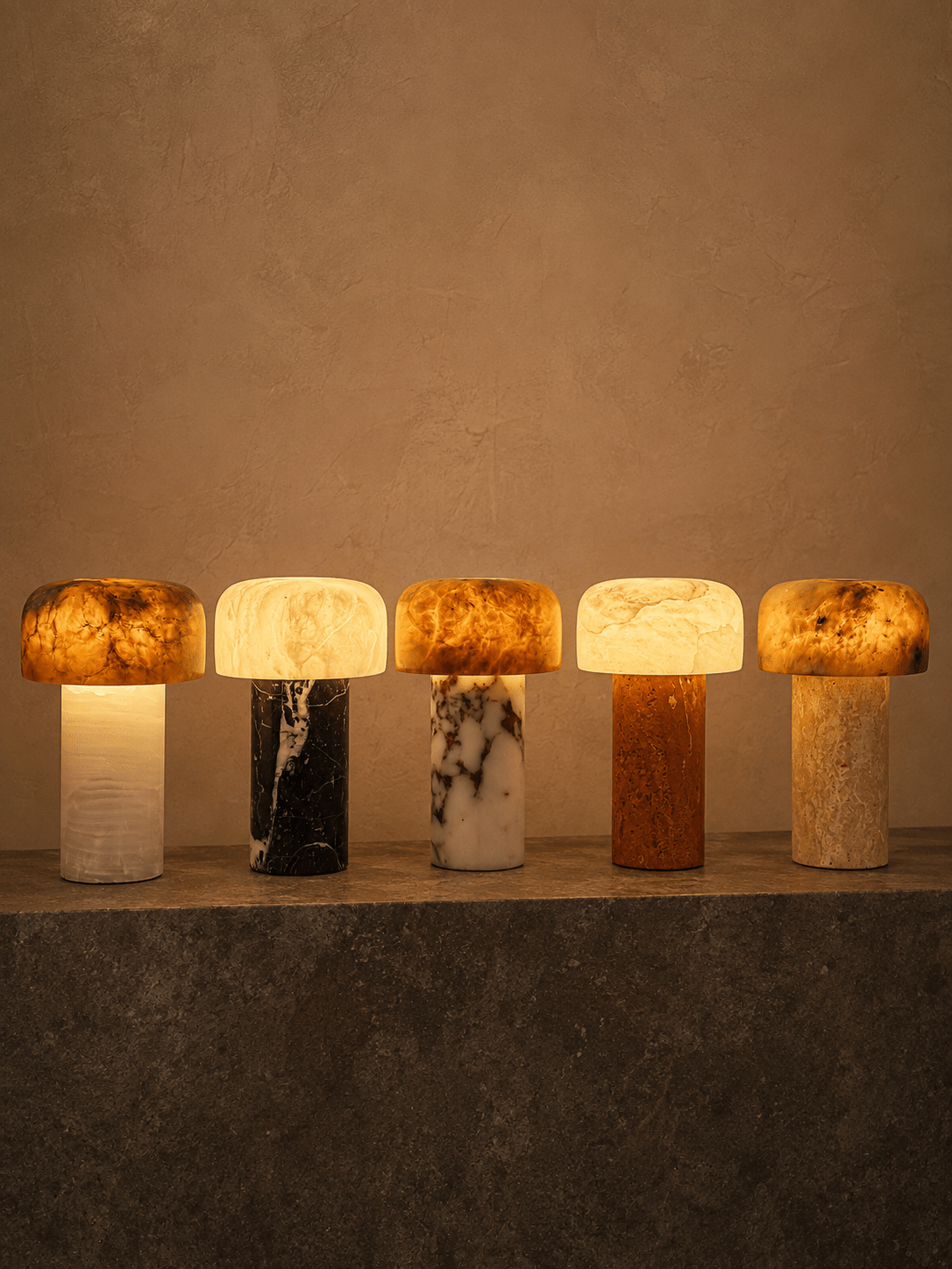 Lámpara de mesa wabi-sabi de travertino Brenvale