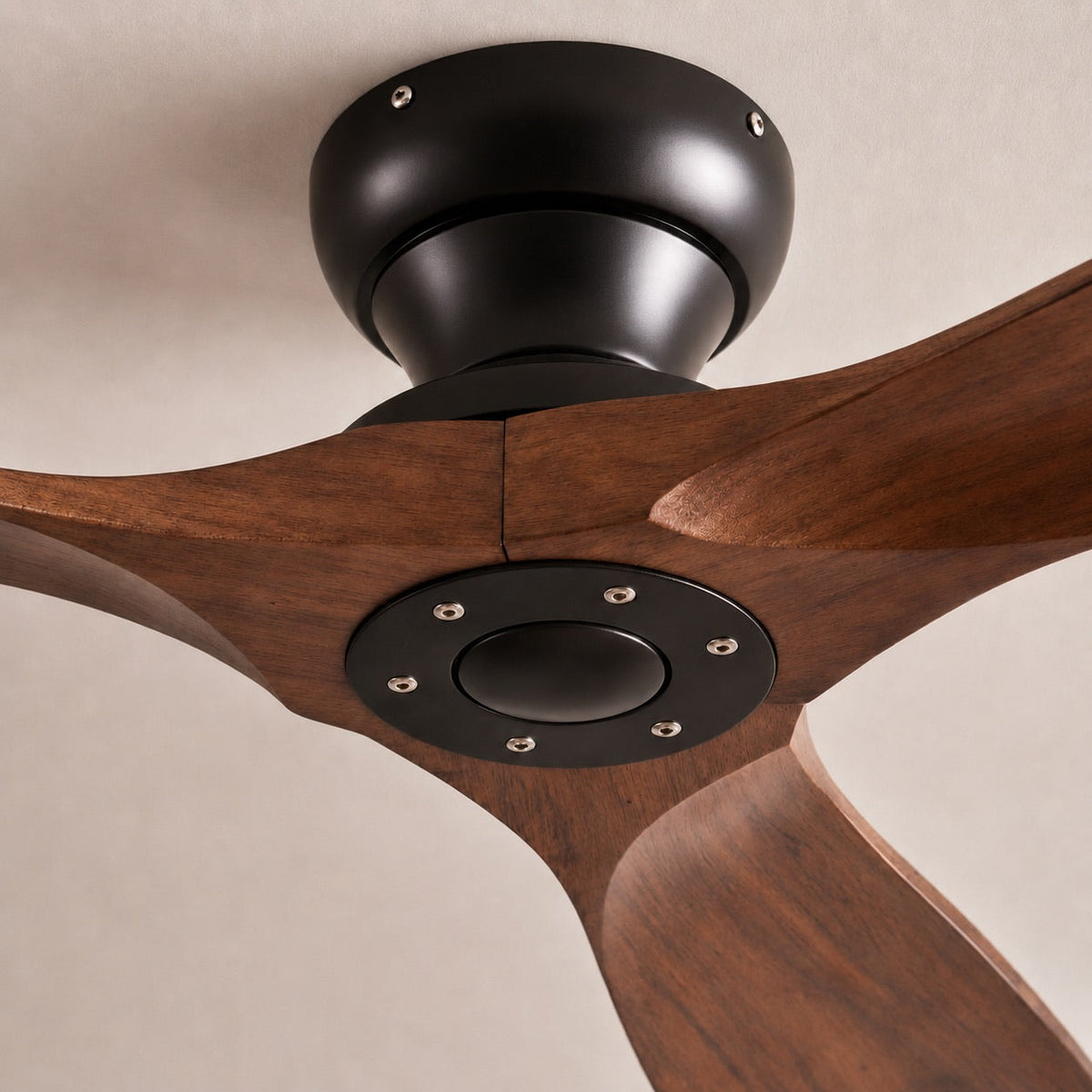 Ventilador de techo de madera de tres aspas