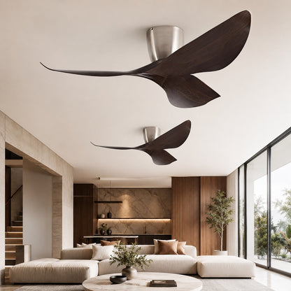 Ventilador de techo con aspas esculpidas