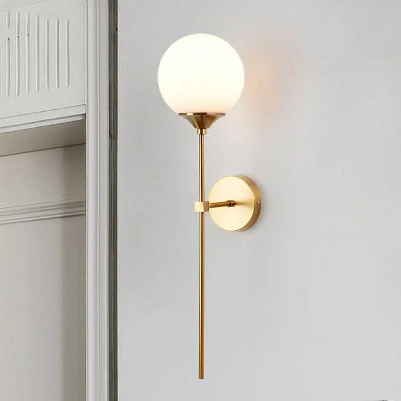 Lámpara de pared Velmira con globo de vidrio de estilo mid-century