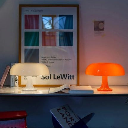 Lámpara de mesa Fungora Scandinavian Opal con forma de hongo