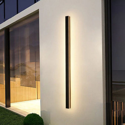 Aplique de pared exterior Veldrin minimalista y delgado de metal negro