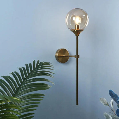 Lámpara de pared Velmira con globo de vidrio de estilo mid-century