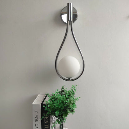 Lámpara de pared Orvenna de hierro en forma de globo y lágrima