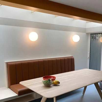 Lámpara de pared Orbelle minimalista de vidrio esmerilado