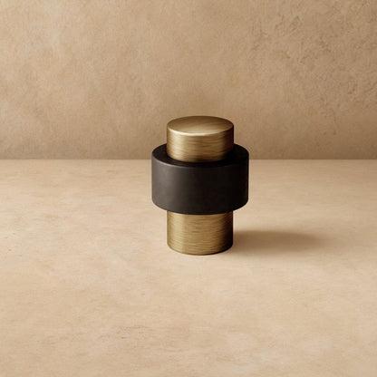 Tope de puerta de suelo minimalista de latón Nelvora