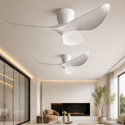 Ventilador de techo con aspas esculpidas
