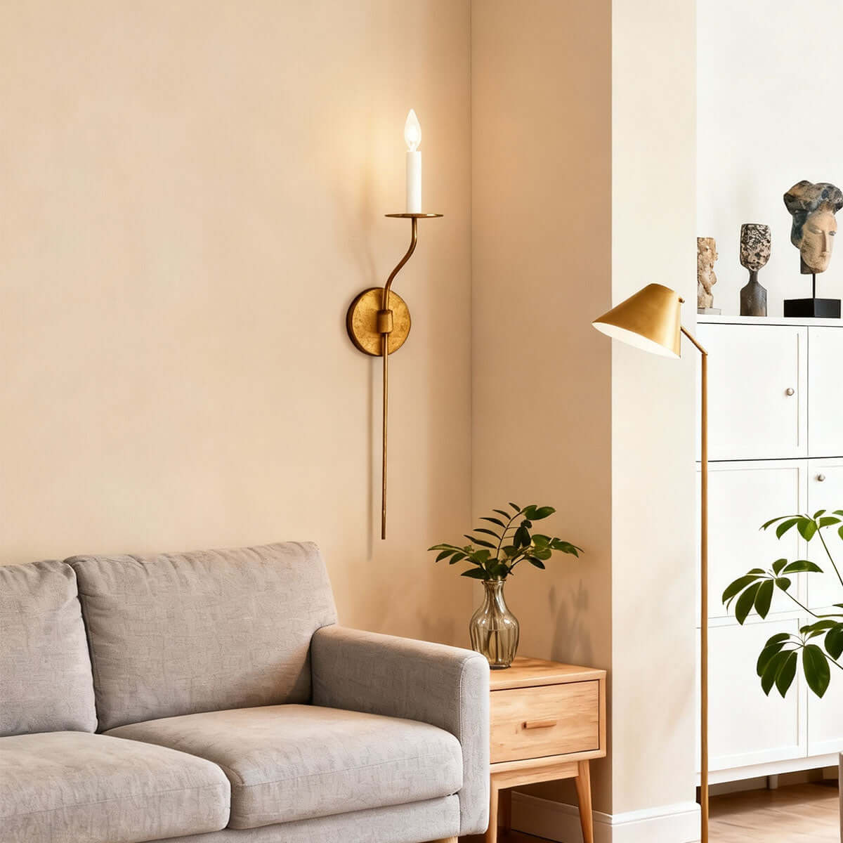 Aplique de pared de latón con forma de candelabro