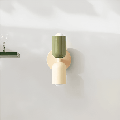 Lámpara de pared de hierro estilo Bauhaus Miravel en forma de cápsula