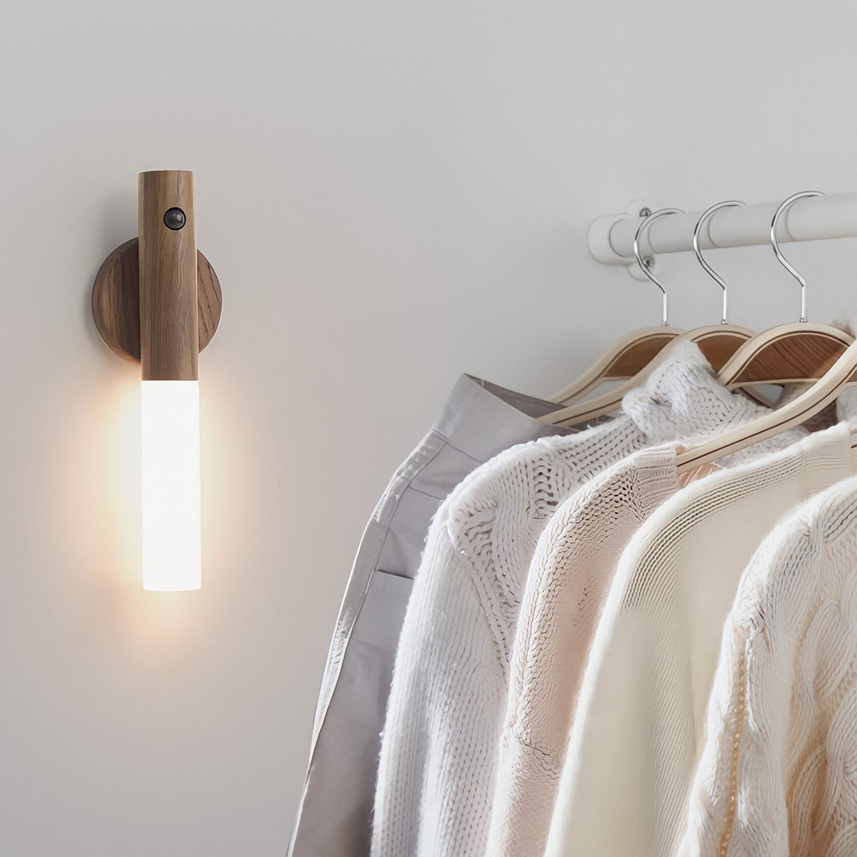 Lámpara de pared inalámbrica de madera delgada
