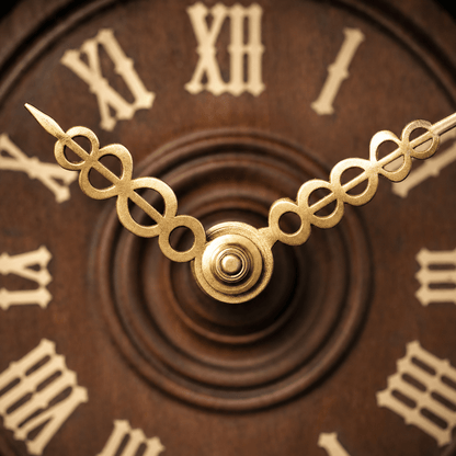 Reloj de cuco de péndulo Brenvika Alpine de MDF