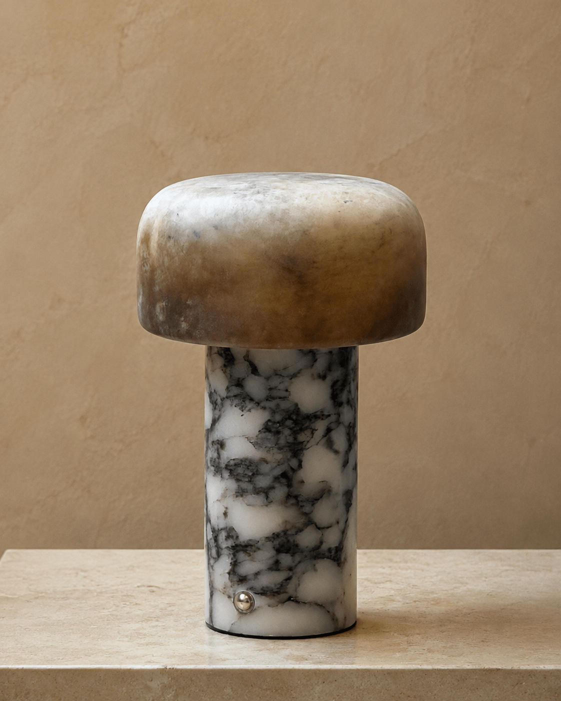 Lámpara de mesa wabi-sabi de travertino Brenvale