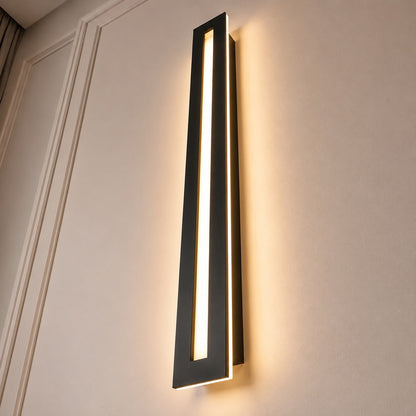 Lámpara de pared lineal de hierro y acrílico