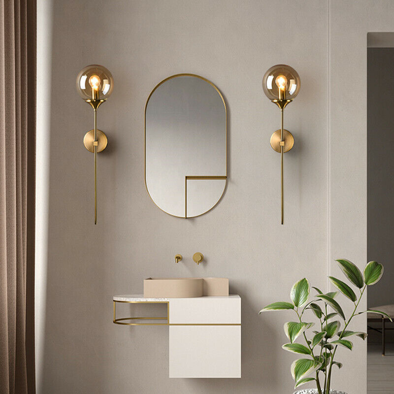 Lámpara de pared Velmira con globo de vidrio de estilo mid-century
