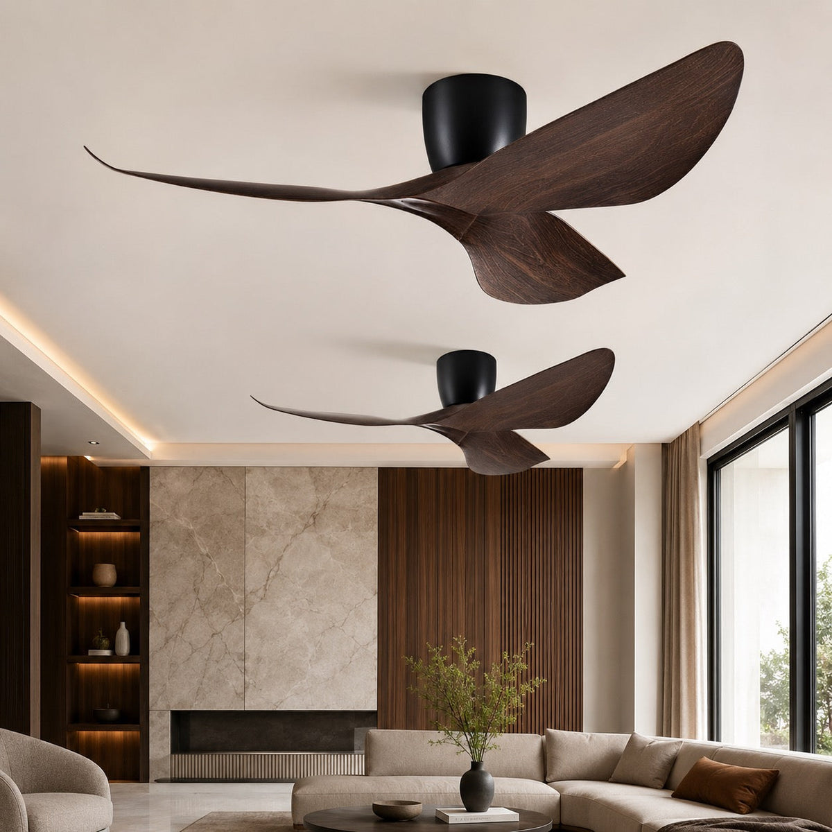 Ventilador de techo con aspas esculpidas