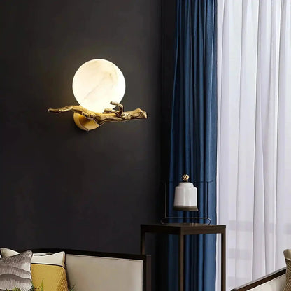 Lámpara de pared de alabastro con rama de latón