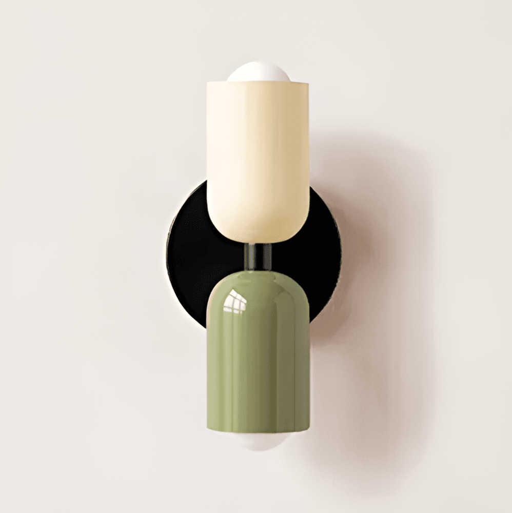 Lámpara de pared de hierro estilo Bauhaus Miravel en forma de cápsula