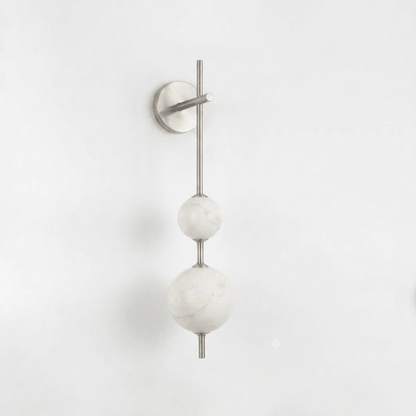 Lámpara de pared con esfera de alabastro