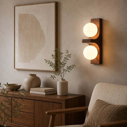 Lámpara de pared de madera con dos globos