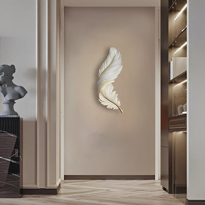 Lámpara de pared LED con diseño de pluma esculpida