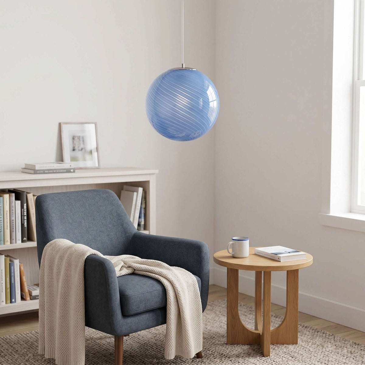 Lámpara colgante con esfera de vidrio en espiral