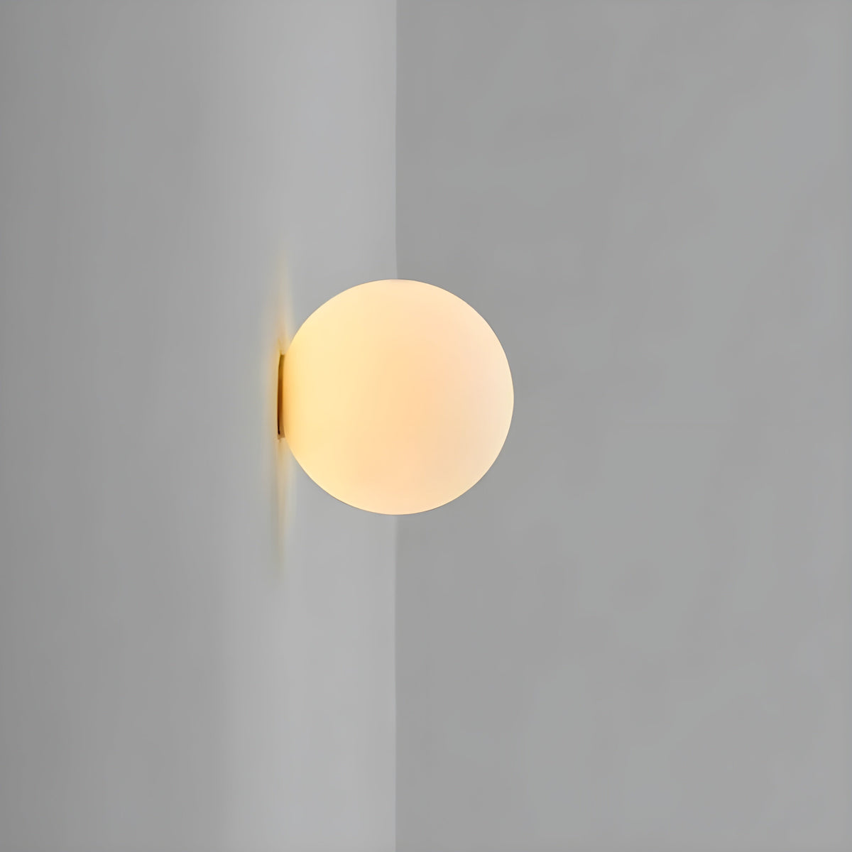 Lámpara de pared Orbelle minimalista de vidrio esmerilado