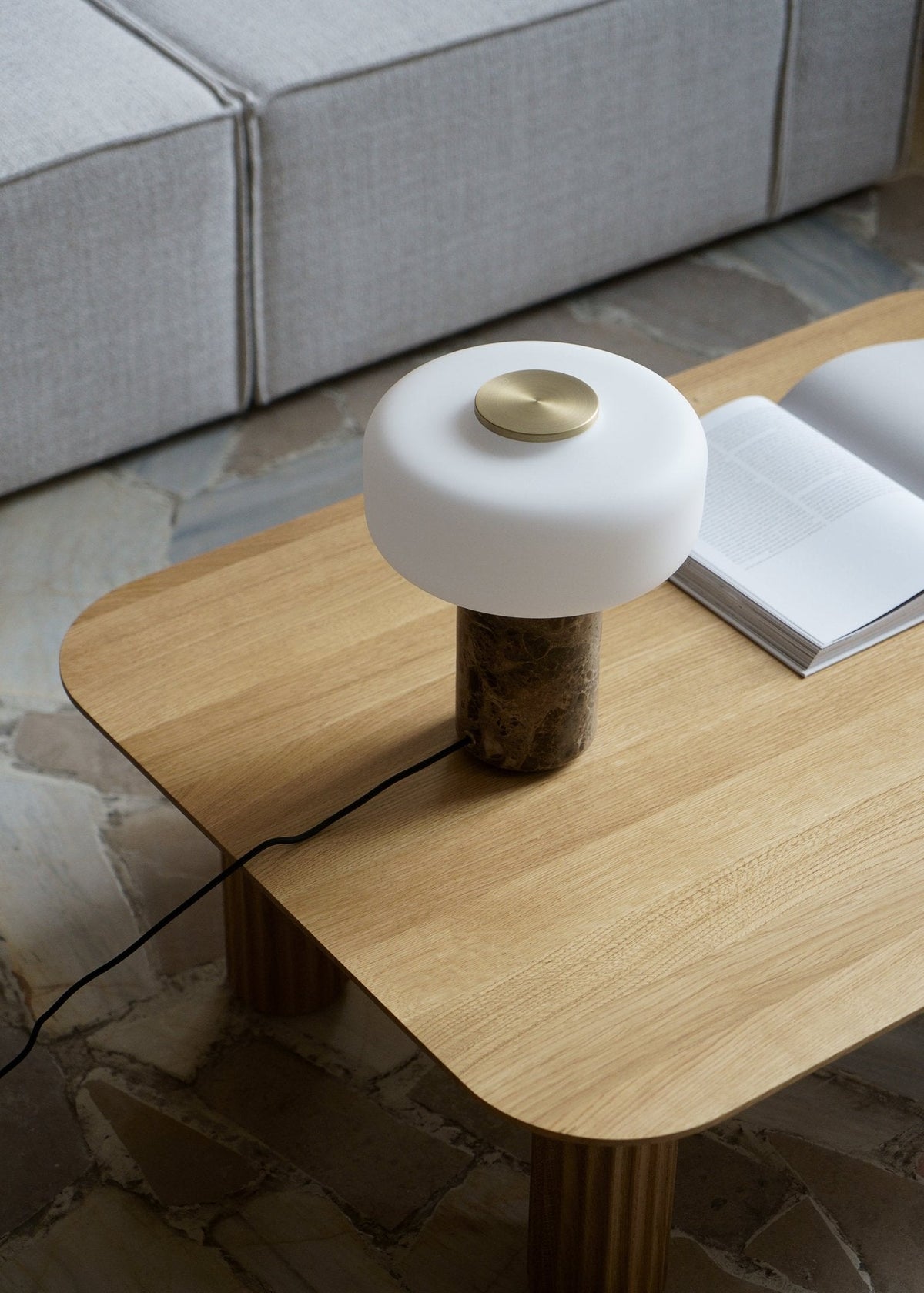 Lámpara de mesa nórdica de mármol Wintero