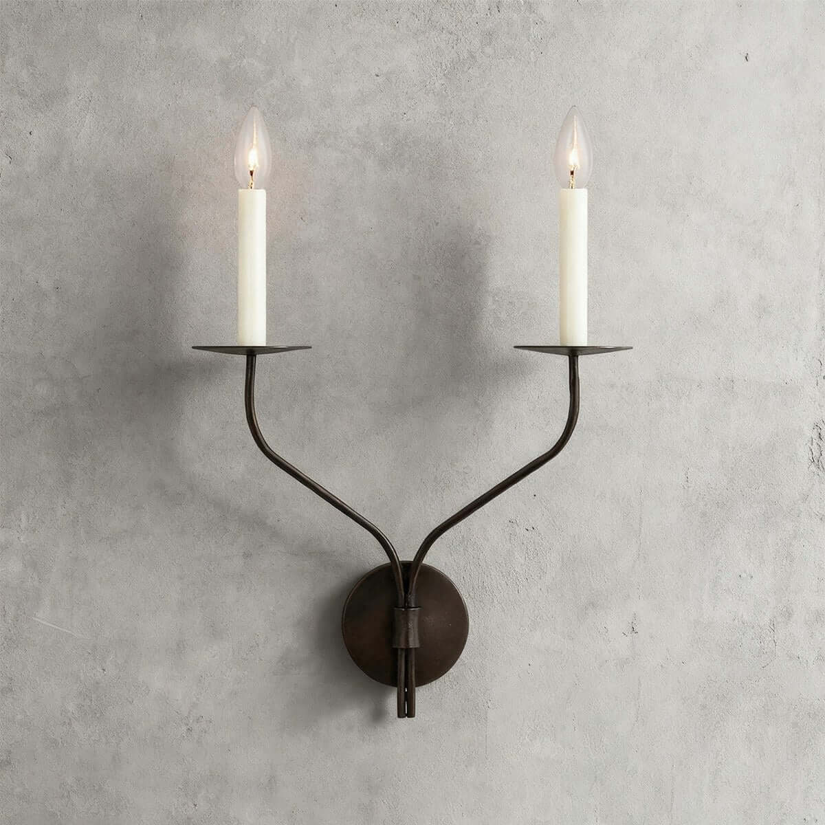 Aplique de pared de latón con forma de candelabro