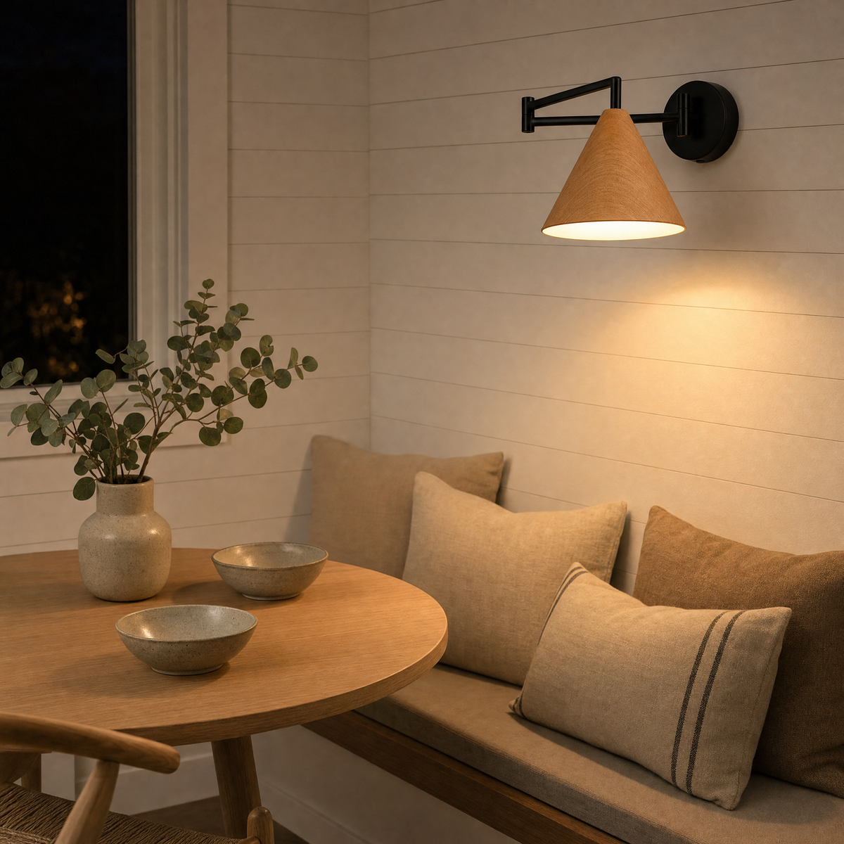 Lámpara de pared Linnoro con brazo articulado y acabado efecto madera escandinavo