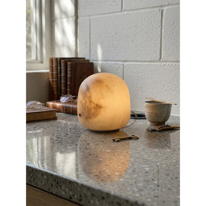 Lámpara de mesa minimalista de alabastro Alvane