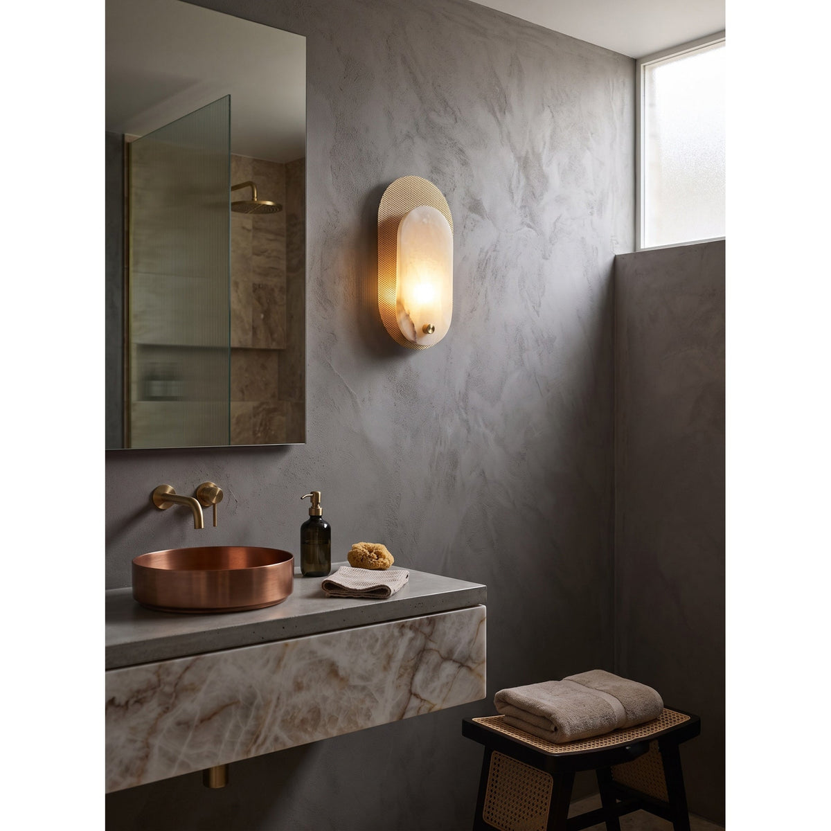 Aplique de pared escultórico de alabastro
