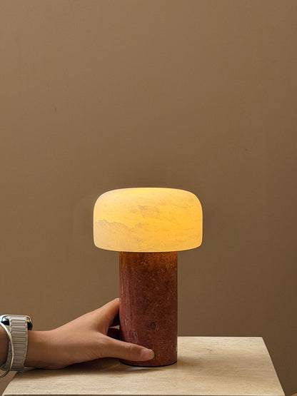 Lámpara de mesa wabi-sabi de travertino Brenvale