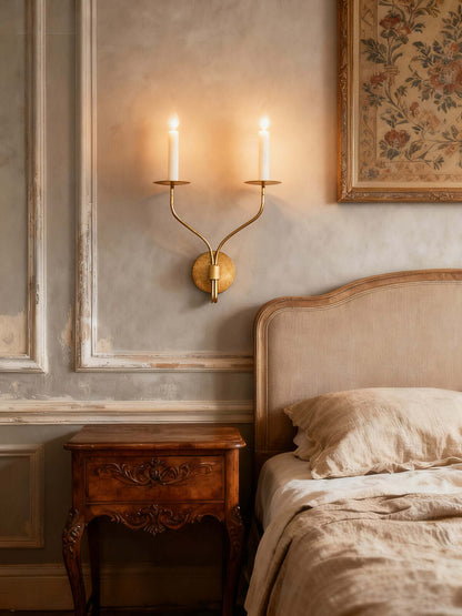 Aplique de pared de latón con forma de candelabro
