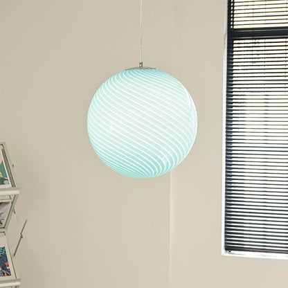 Lámpara colgante con esfera de vidrio en espiral