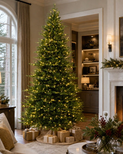 Árbol de Navidad Skovra Classic de PE/PVC de 12 pies con iluminación incorporada