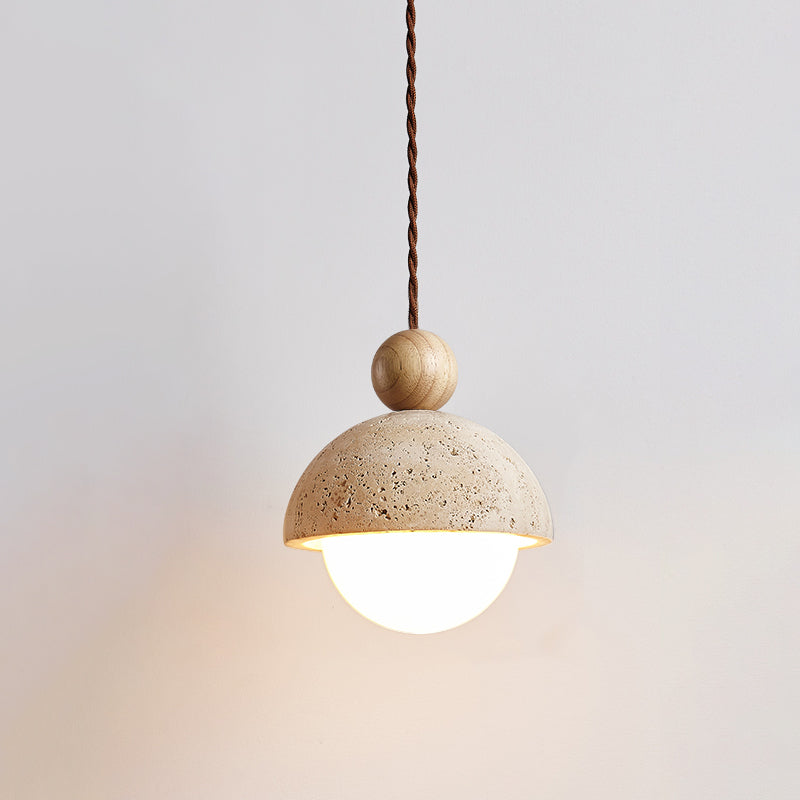 Lámpara colgante de madera con cúpula de travertino