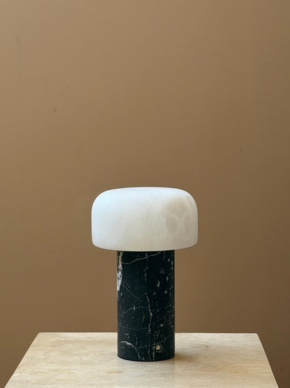 Lámpara de mesa wabi-sabi de travertino Brenvale