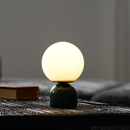 Lámpara de mesa minimalista de mármol Ulvane