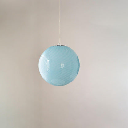 Lámpara colgante con esfera de vidrio en espiral