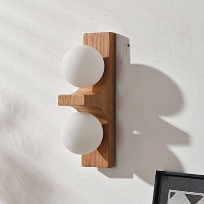Lámpara de pared de madera con dos globos
