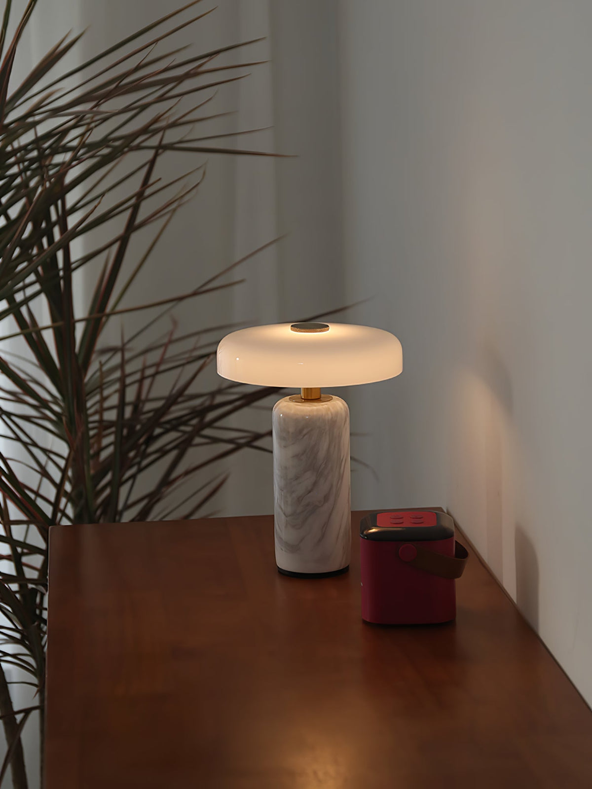 Lámpara de mesa de mármol art déco Vestara