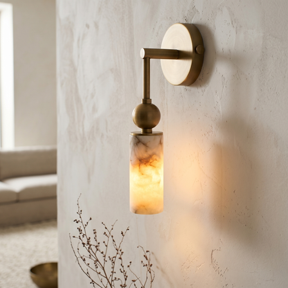 Lámpara de pared con columna de alabastro