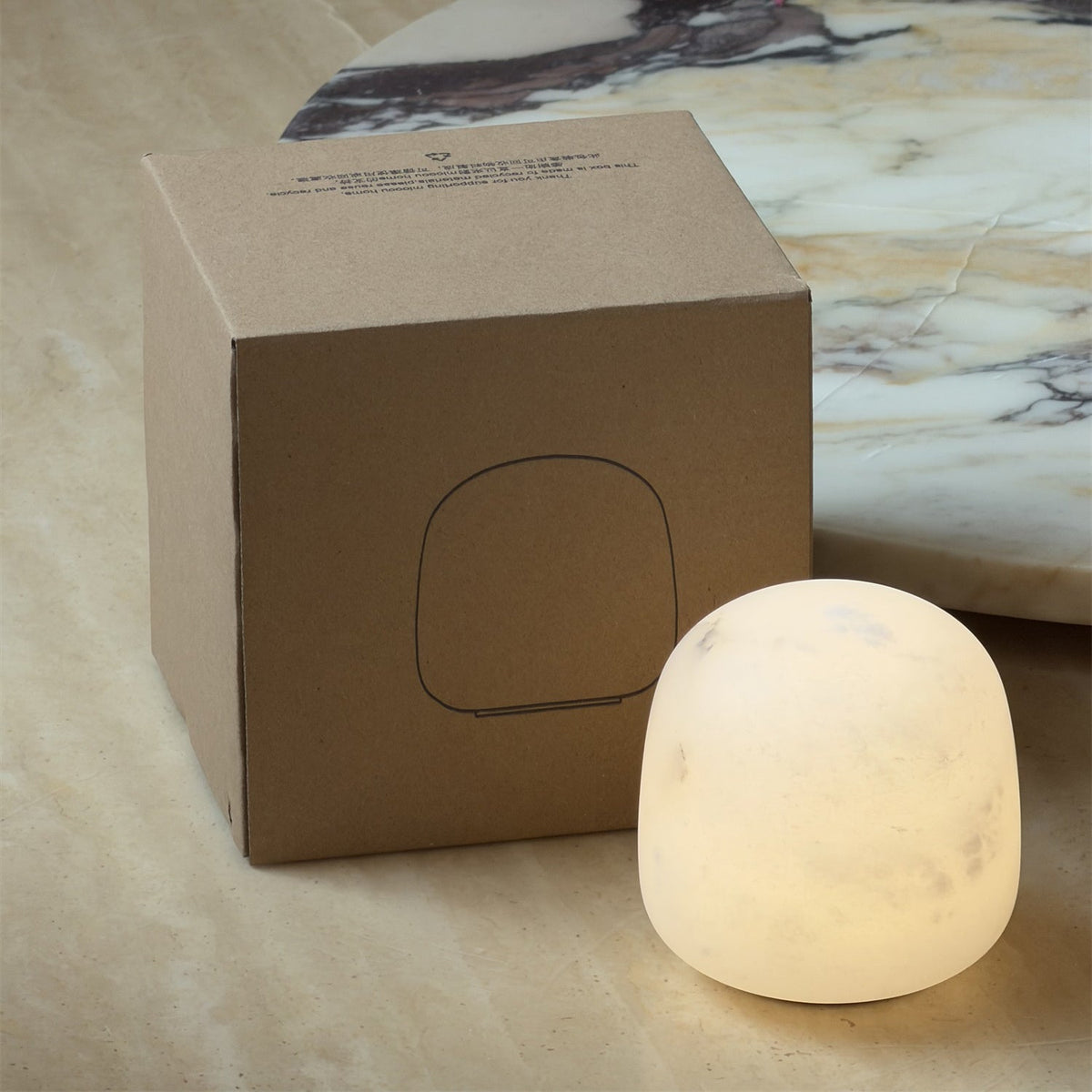 Lámpara de mesa minimalista de alabastro Alvane