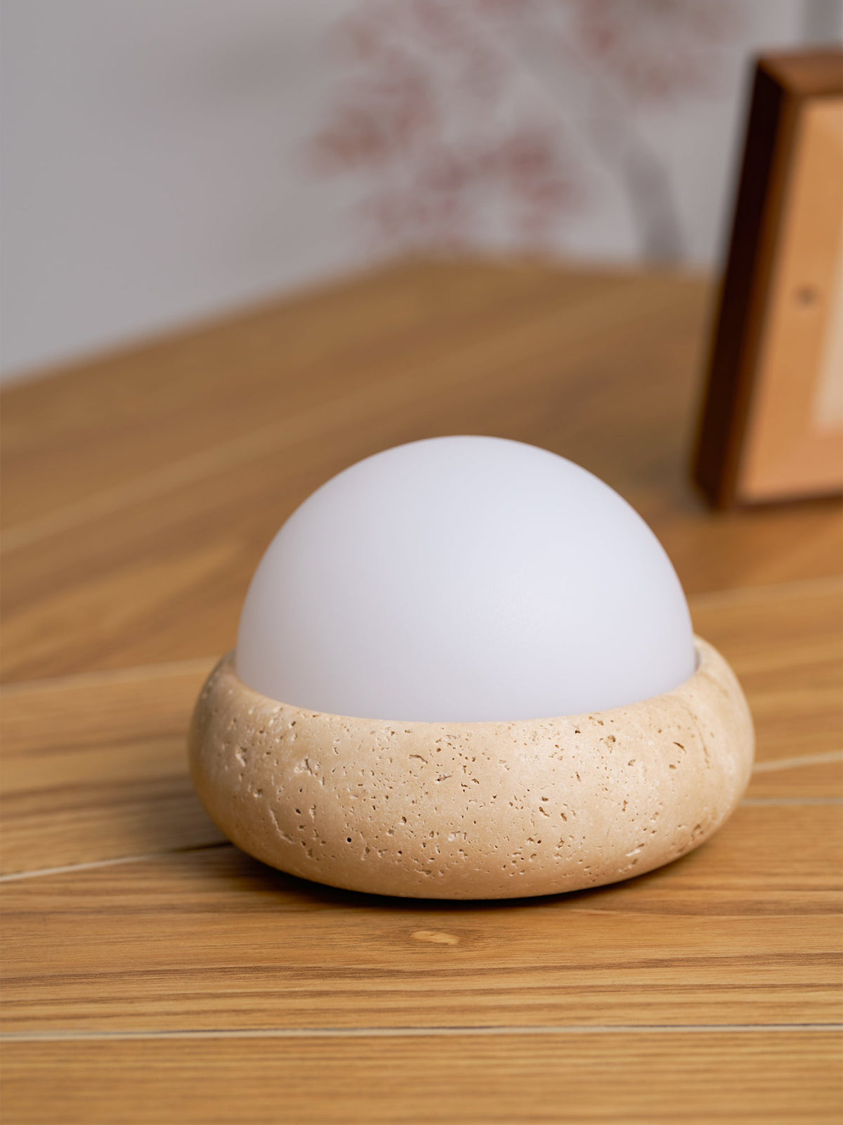 Lámpara de mesa wabi-sabi de travertino Orlando