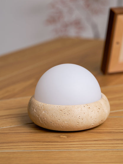 Lámpara de mesa wabi-sabi de travertino Orlando