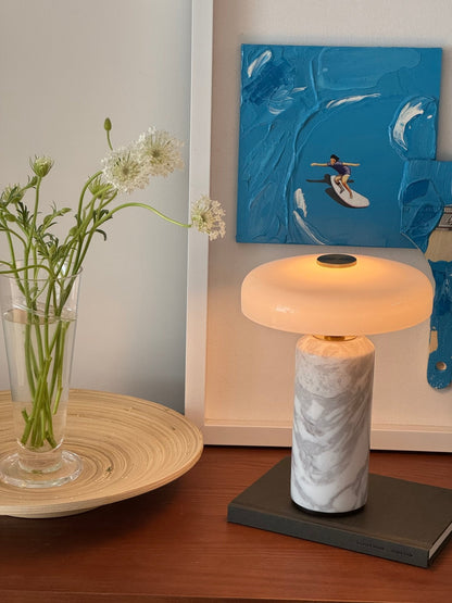 Lámpara de mesa de mármol art déco Vestara