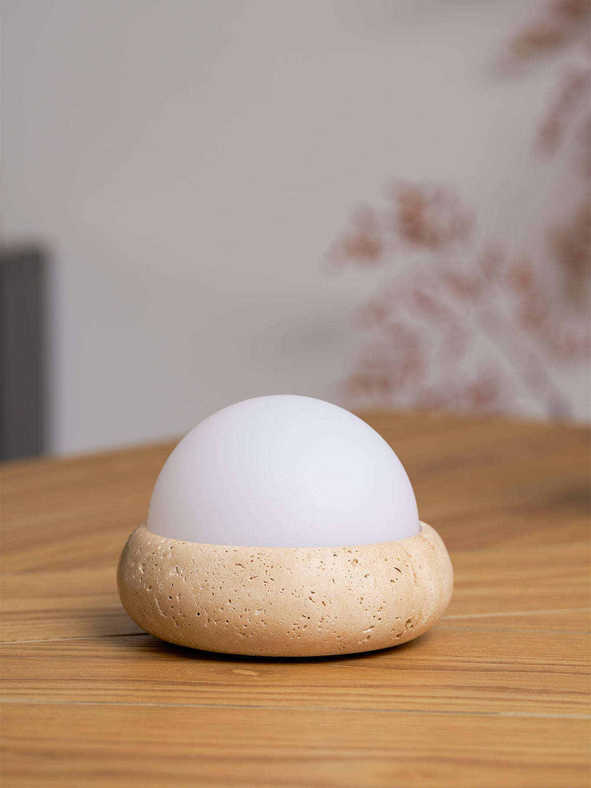 Lámpara de mesa wabi-sabi de travertino Orlando
